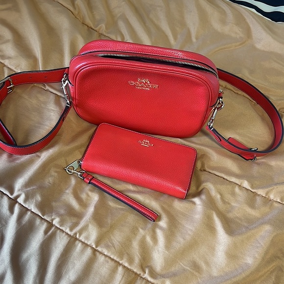 Coach Red Pebbled Leather Crossbody Bag Matching Wallet Wristlet - Picture 1 of 6